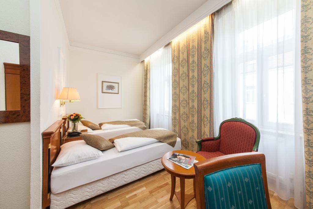 Novum Hotel Cristall Wien Messe Buitenkant foto