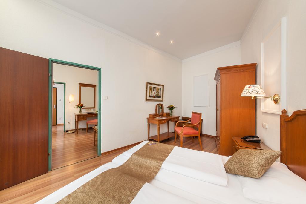 Novum Hotel Cristall Wien Messe Buitenkant foto