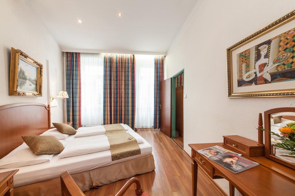 Novum Hotel Cristall Wien Messe Buitenkant foto
