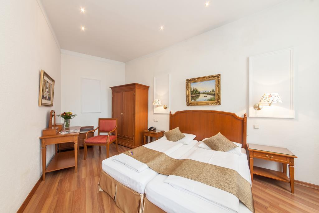 Novum Hotel Cristall Wien Messe Buitenkant foto
