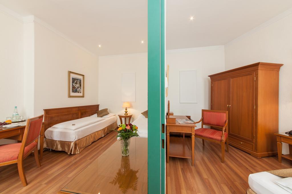 Novum Hotel Cristall Wien Messe Buitenkant foto