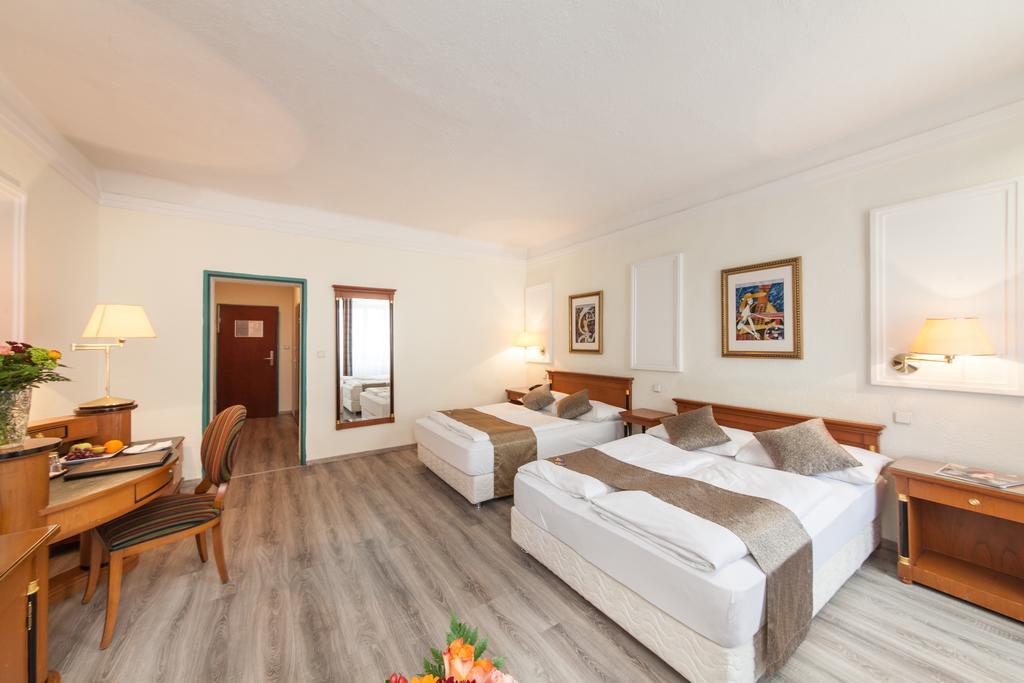 Novum Hotel Cristall Wien Messe Buitenkant foto