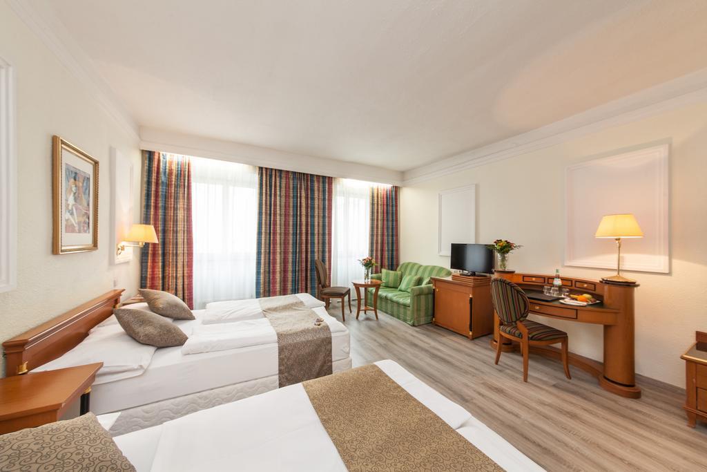 Novum Hotel Cristall Wien Messe Buitenkant foto