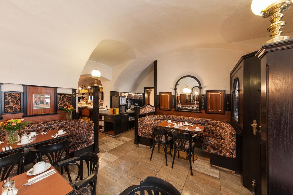 Novum Hotel Cristall Wien Messe Buitenkant foto