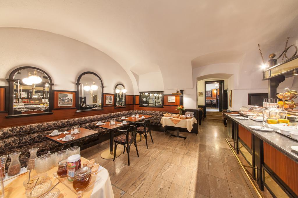 Novum Hotel Cristall Wien Messe Buitenkant foto