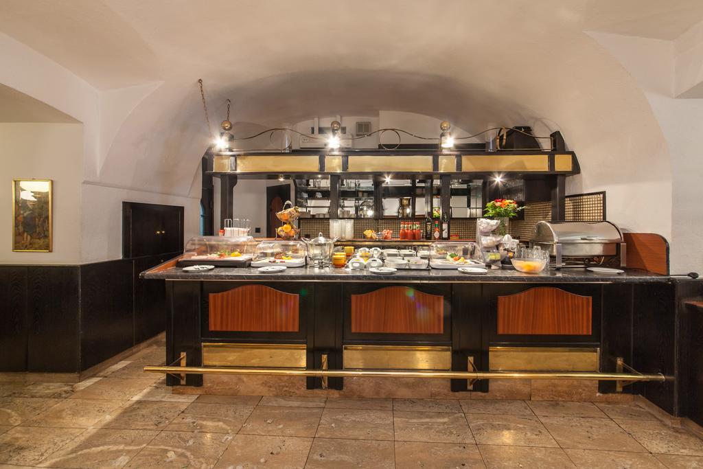 Novum Hotel Cristall Wien Messe Buitenkant foto