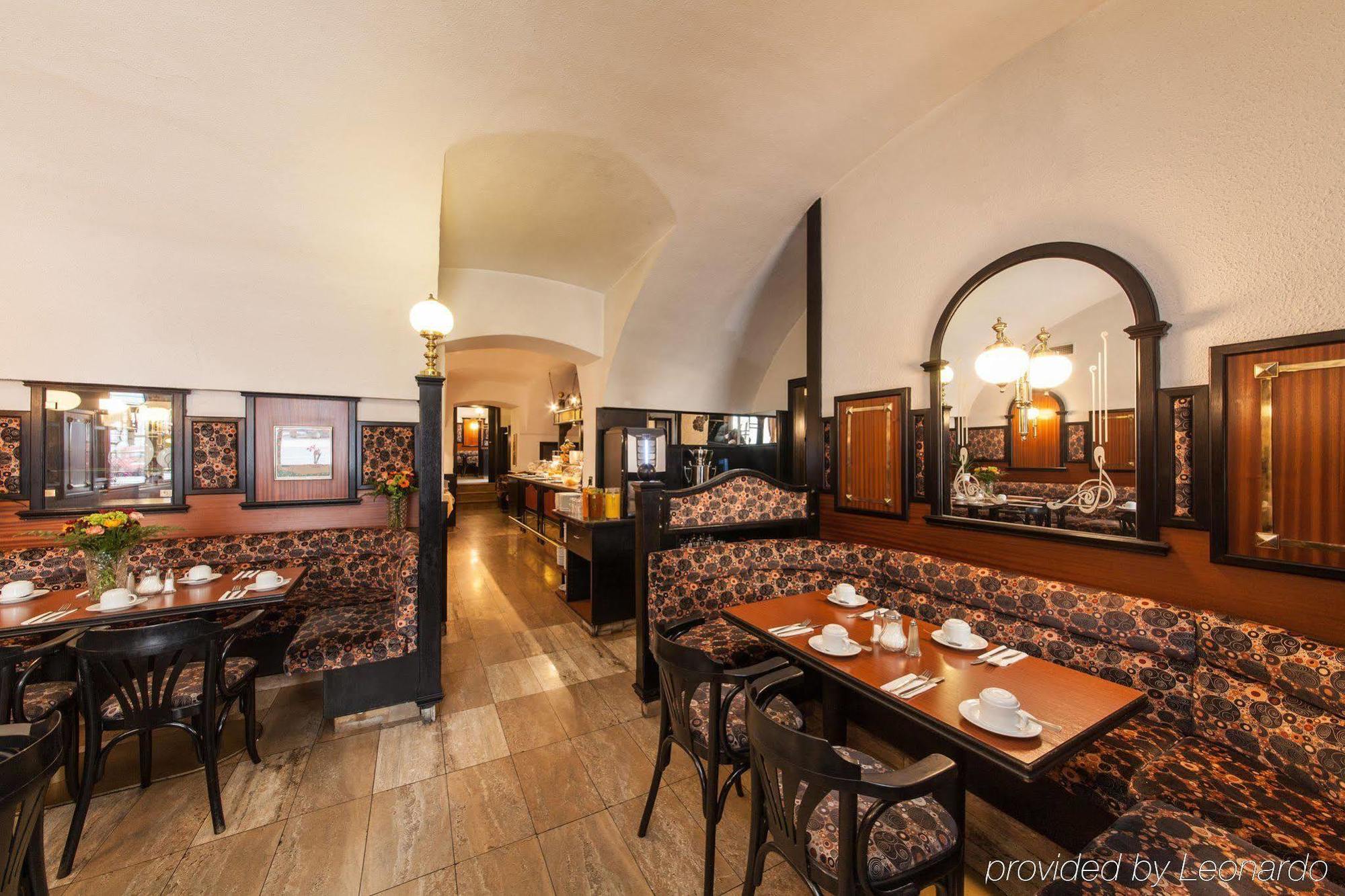 Novum Hotel Cristall Wien Messe Buitenkant foto