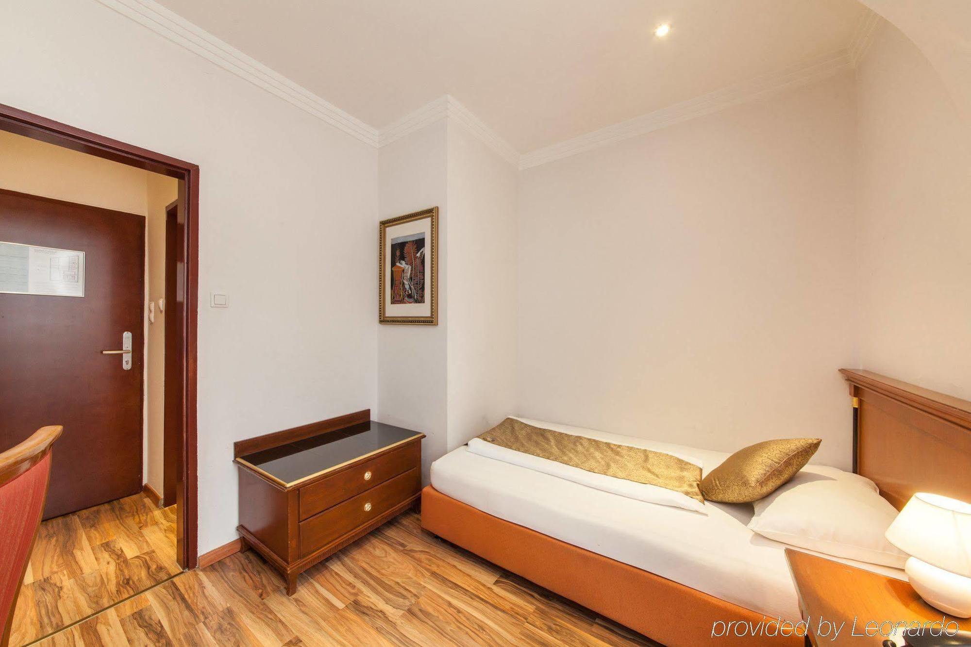 Novum Hotel Cristall Wien Messe Buitenkant foto