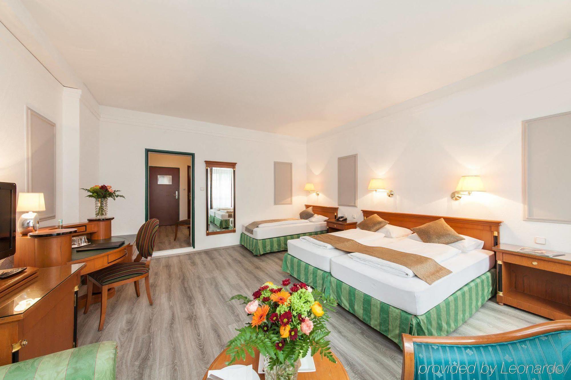 Novum Hotel Cristall Wien Messe Buitenkant foto