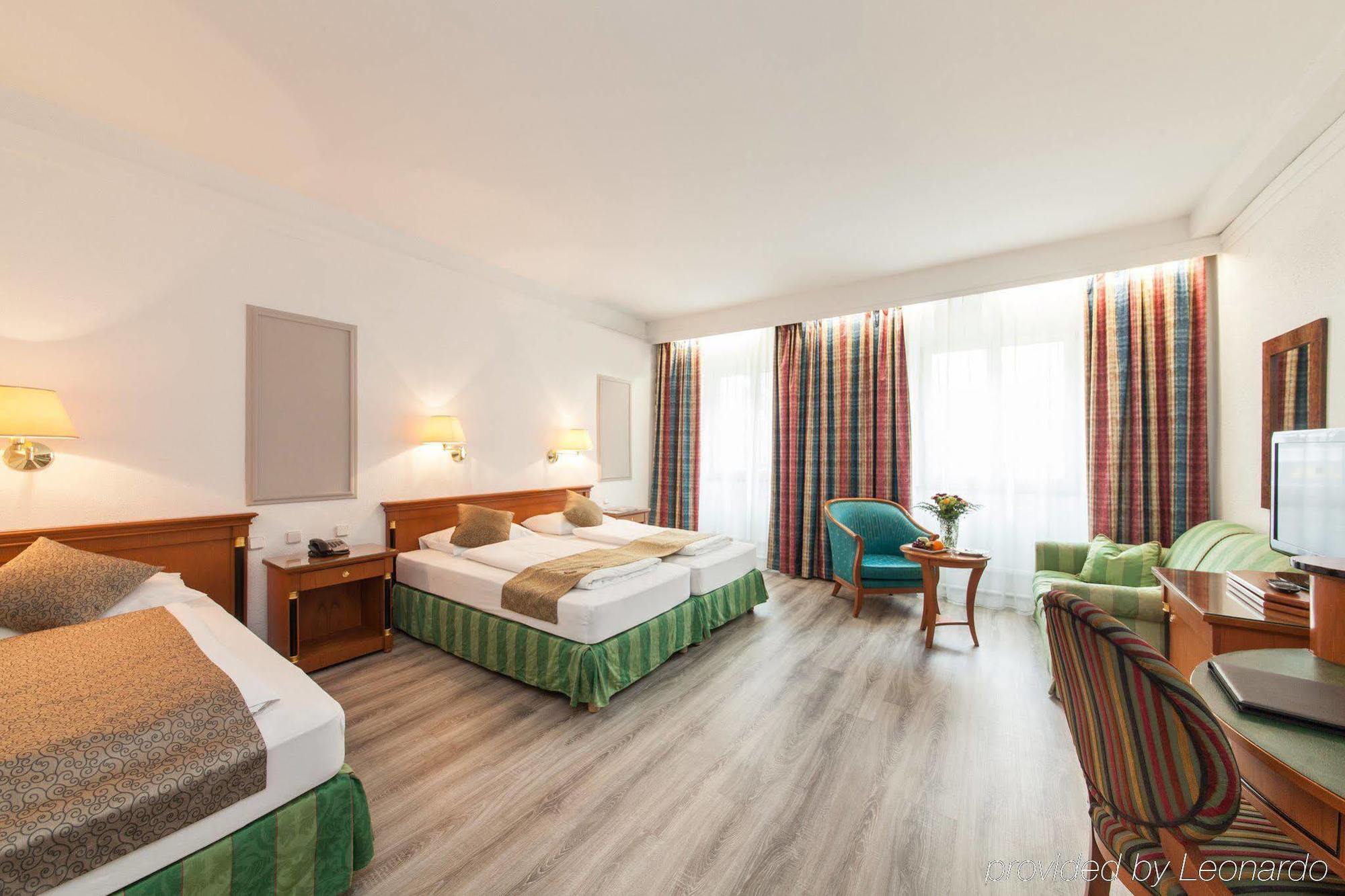 Novum Hotel Cristall Wien Messe Buitenkant foto