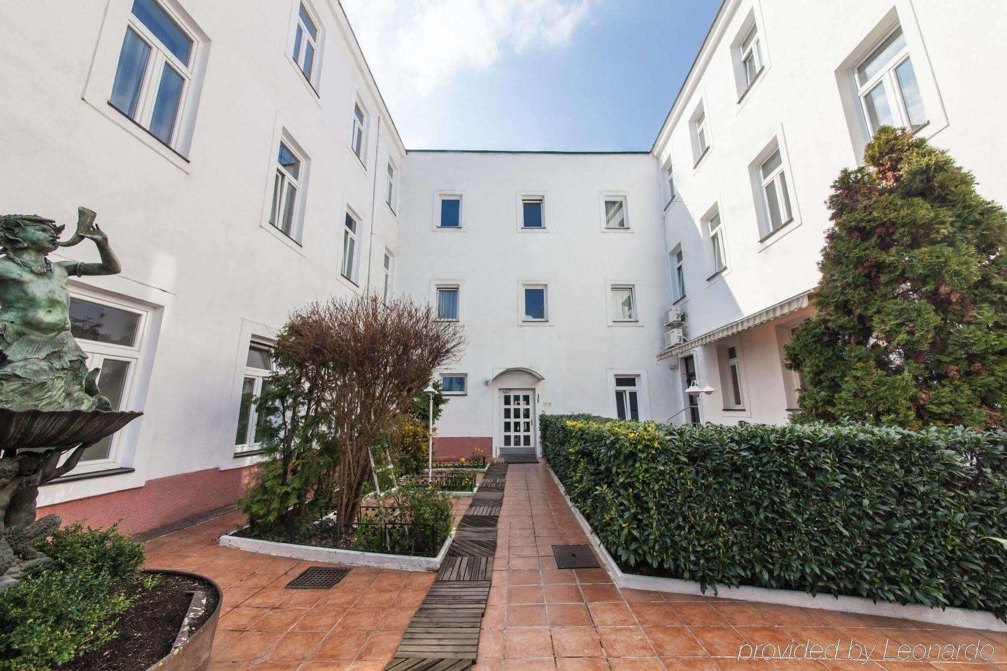 Novum Hotel Cristall Wien Messe Buitenkant foto