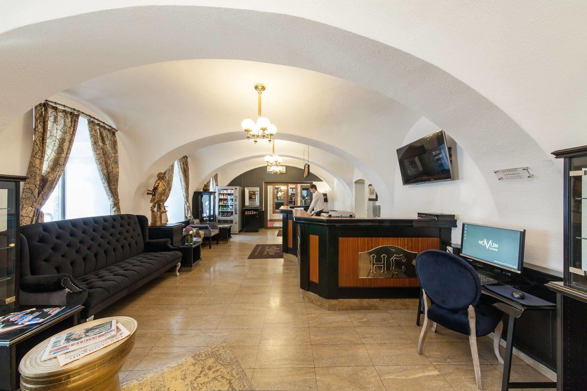 Novum Hotel Cristall Wien Messe Buitenkant foto