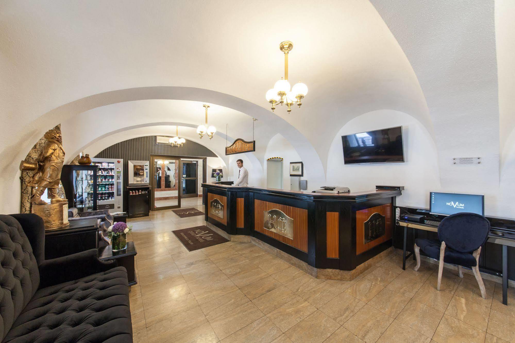 Novum Hotel Cristall Wien Messe Buitenkant foto