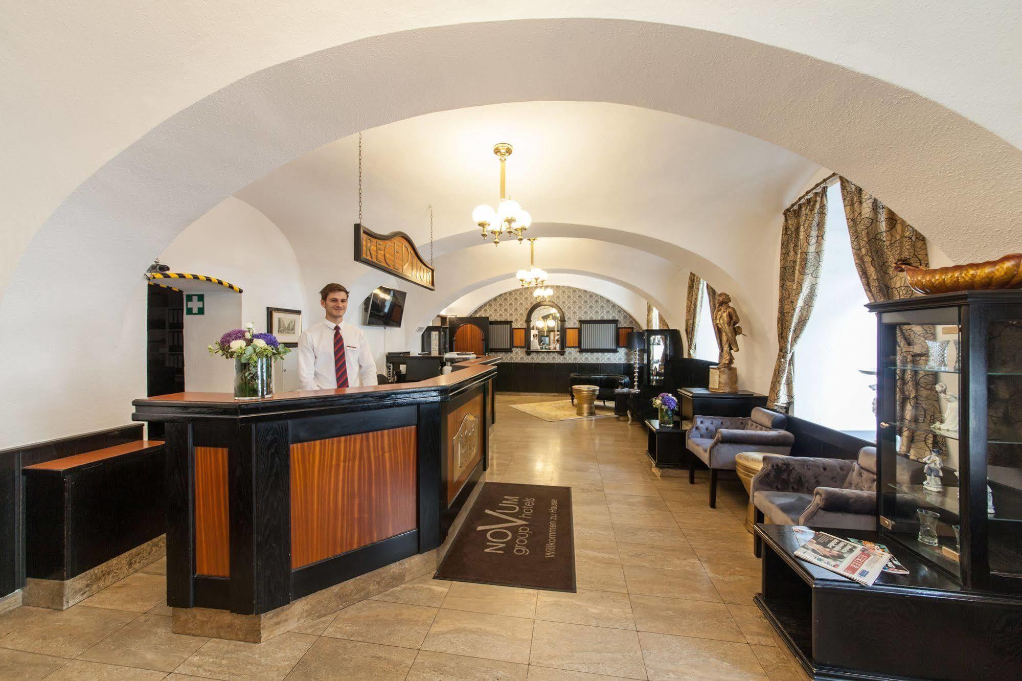 Novum Hotel Cristall Wien Messe Buitenkant foto