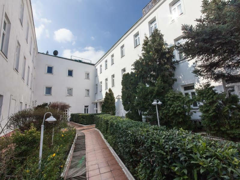 Novum Hotel Cristall Wien Messe Buitenkant foto
